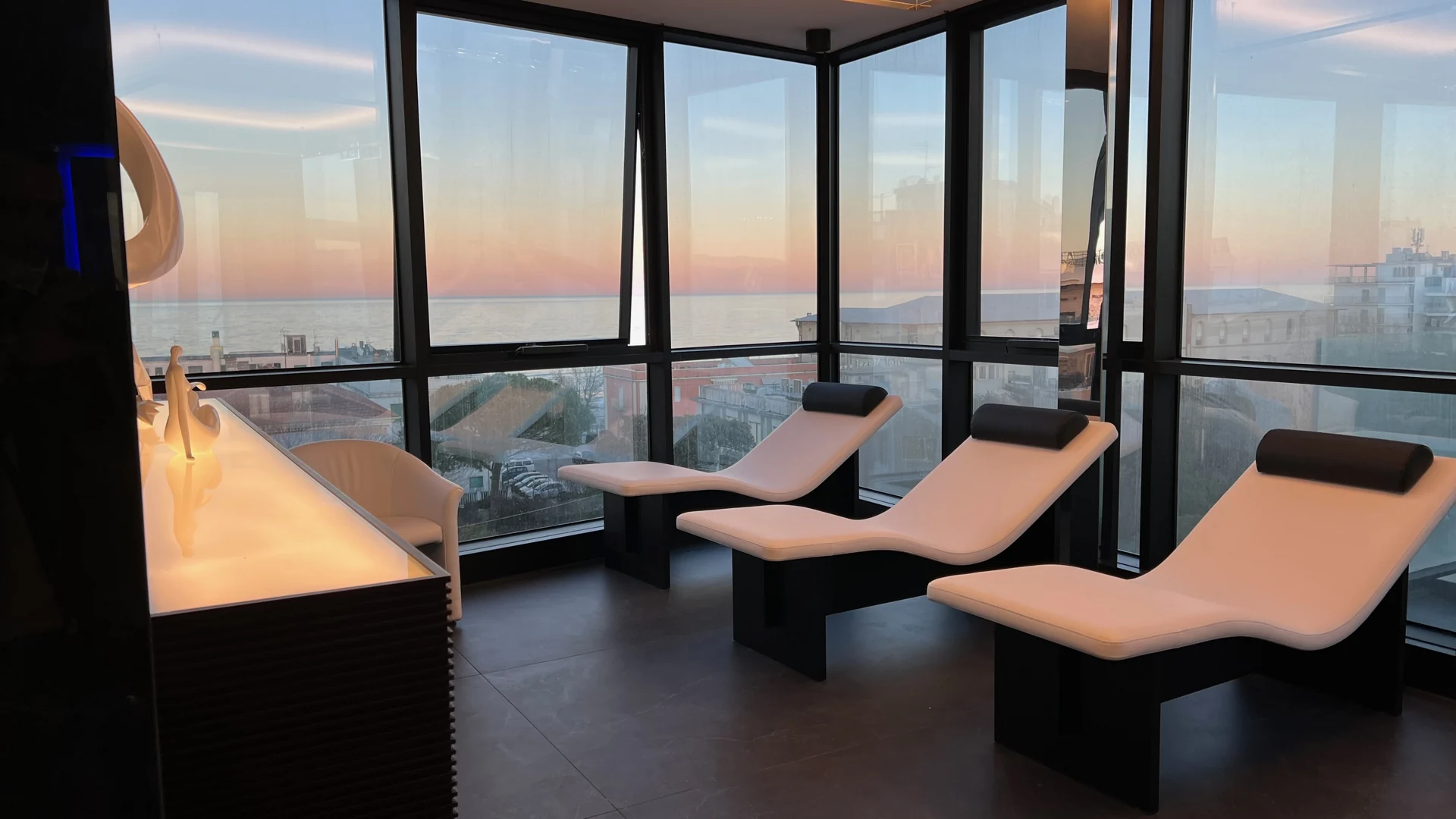 Area relax al tramonto
